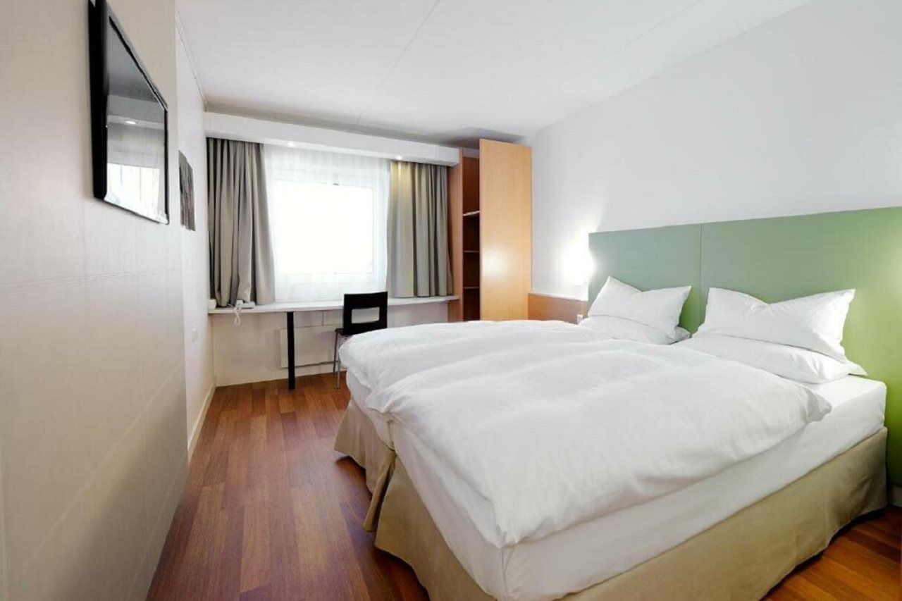 Good Morning Arlanda Hotel Bagian luar foto
